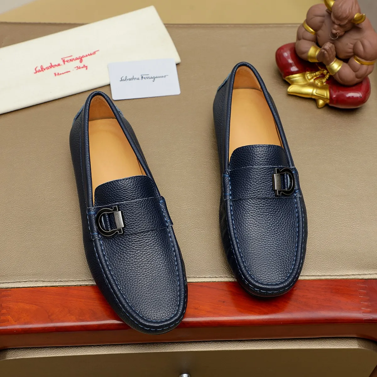 Men's shoes 💰360 🕷🕷【Ferragamo】Ferragamo Popular fashionable casual slip-on shoes🇨🇳Official website counter 1:1 production, original mold opening💯Good quality visible, imported high-end first-layer calfskin, luxurious pigskin lining🌿Very clear texture, high-quality waterproof, non-slip and wear-resistant outsole🎋High quality and low price, truly handmade🍓Color, code number 38-45